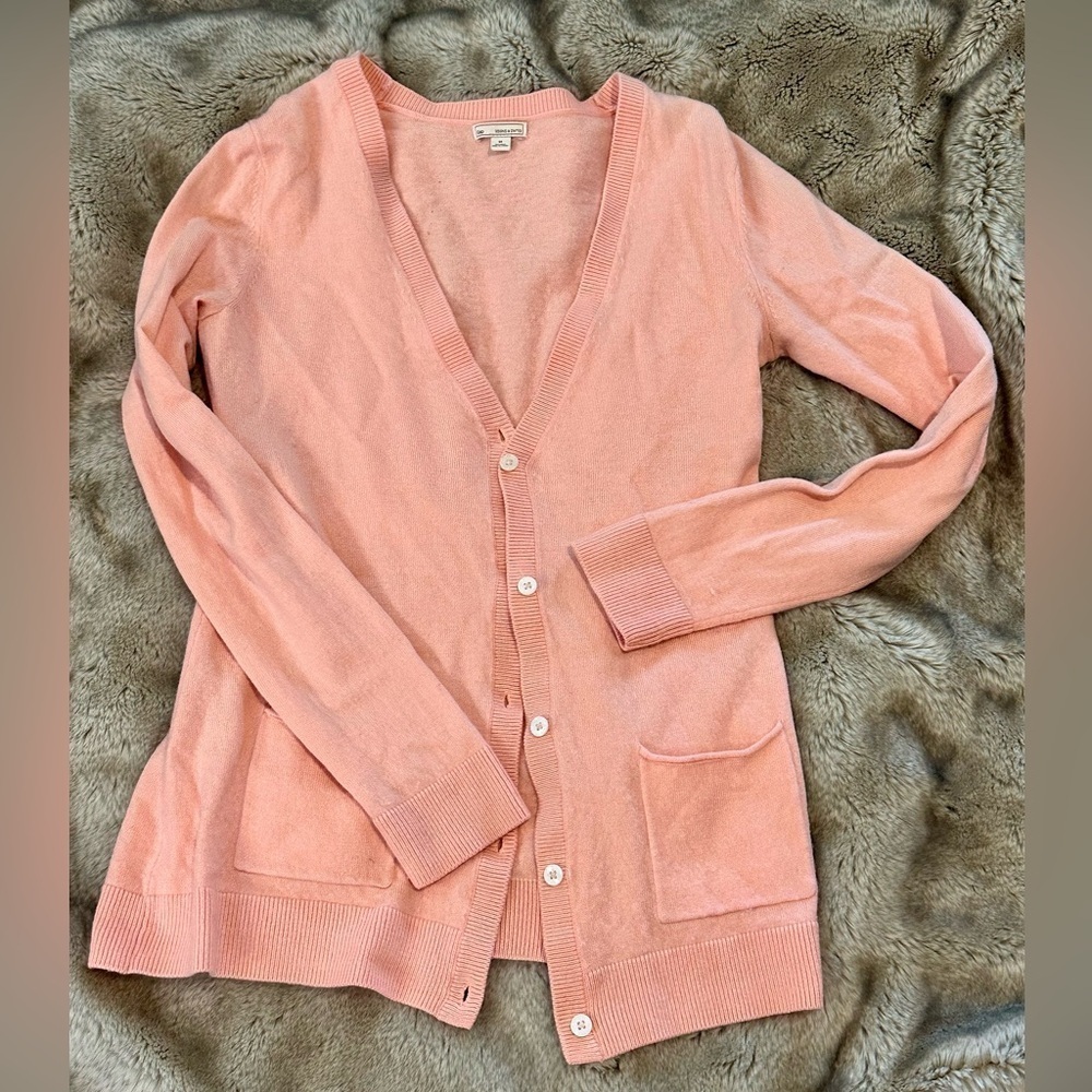 GORGEOUS coral blush color cardigan, Gap, ladies size medium​​​​​